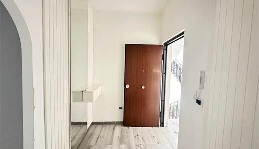 TRILOCALE RISTRUTTURATO A CASORIA, IN PARCO SIGNORILE